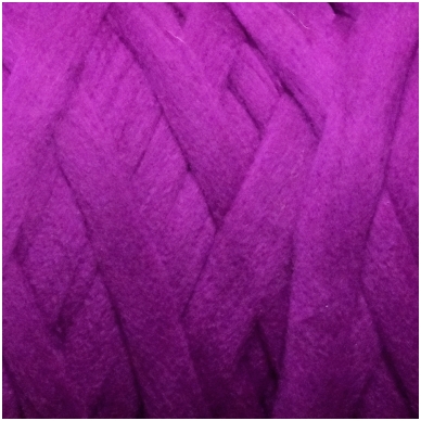 Merino vilnos pieštukinė sluoksna. Spalva - violetinė, 20,1 - 23 mik.