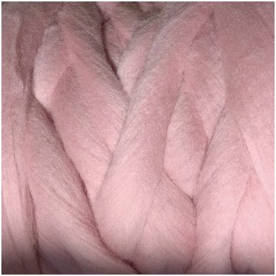 Medium Merino wool tops 50g. ± 2,5g. Color -antique pink , 20.1 - 23 mik.