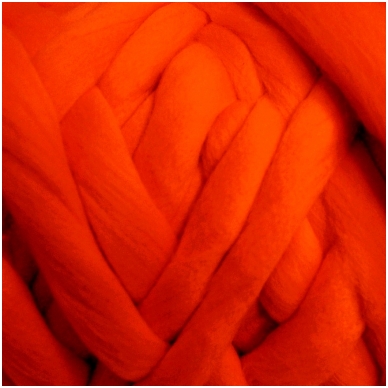 Medium Merino wool tops 50g. ± 2,5g. Color - pink, 20.1 - 23 mik.